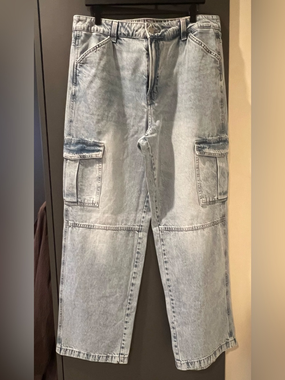 NWT H&M Divided Light Wash Cargo Jeans Size 14